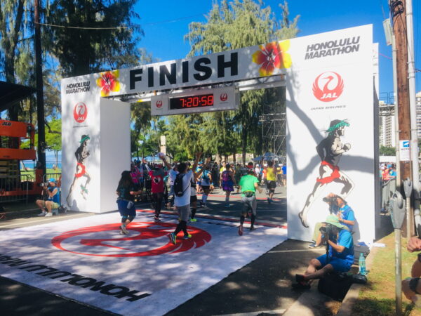 ホノルルマラソン2019_フィニッシュゲート_