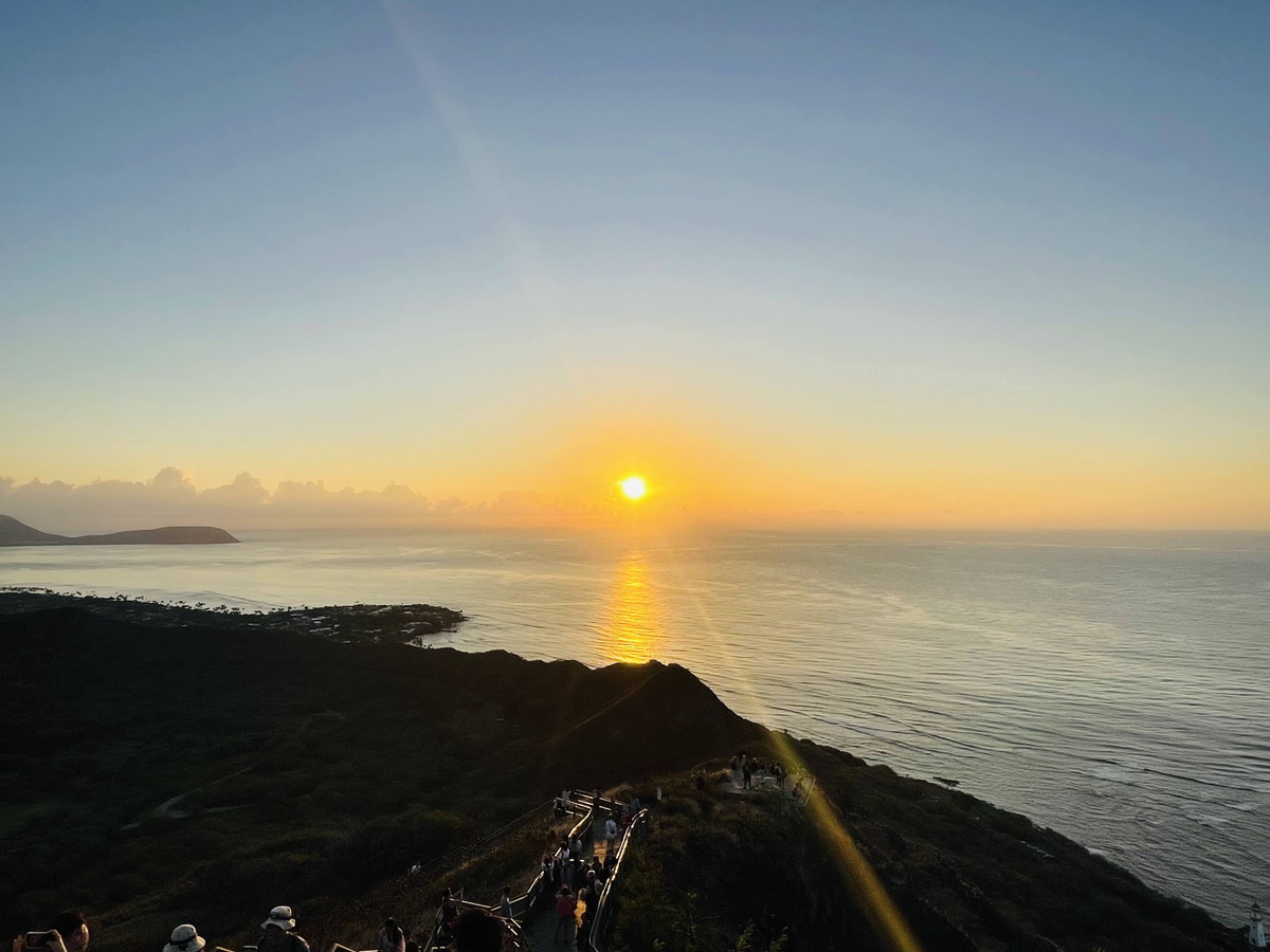 日の出を鑑賞】ダイヤモンドヘッド頂上の特等席で見たい！知っておく