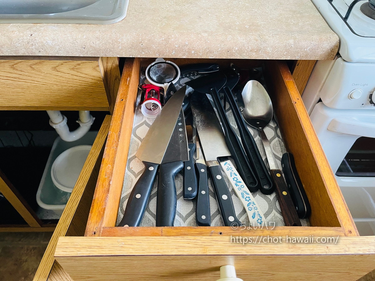 ドルフィンベイホテルのキッチンの調理器具