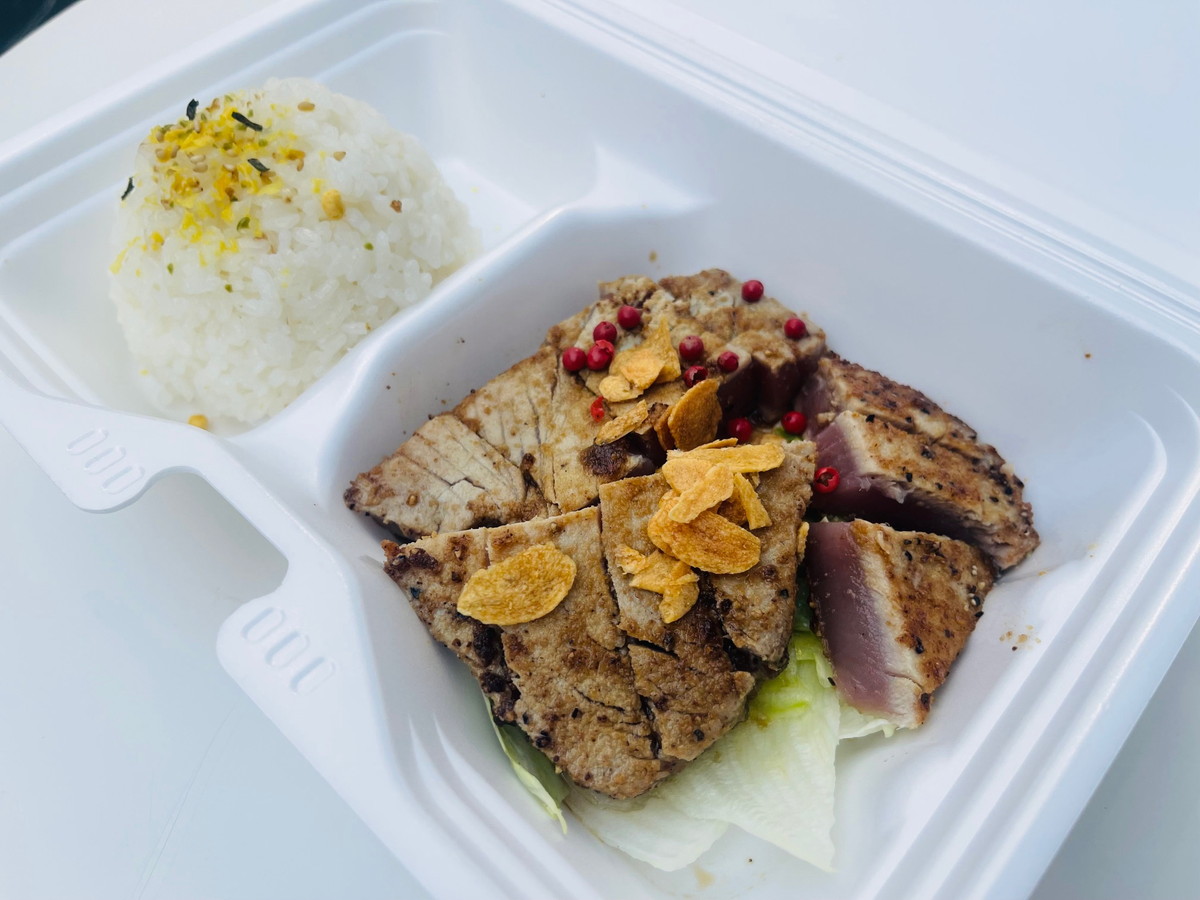 HIS大感謝祭に出店したパイオニアサルーンのガーリックアヒステーキ