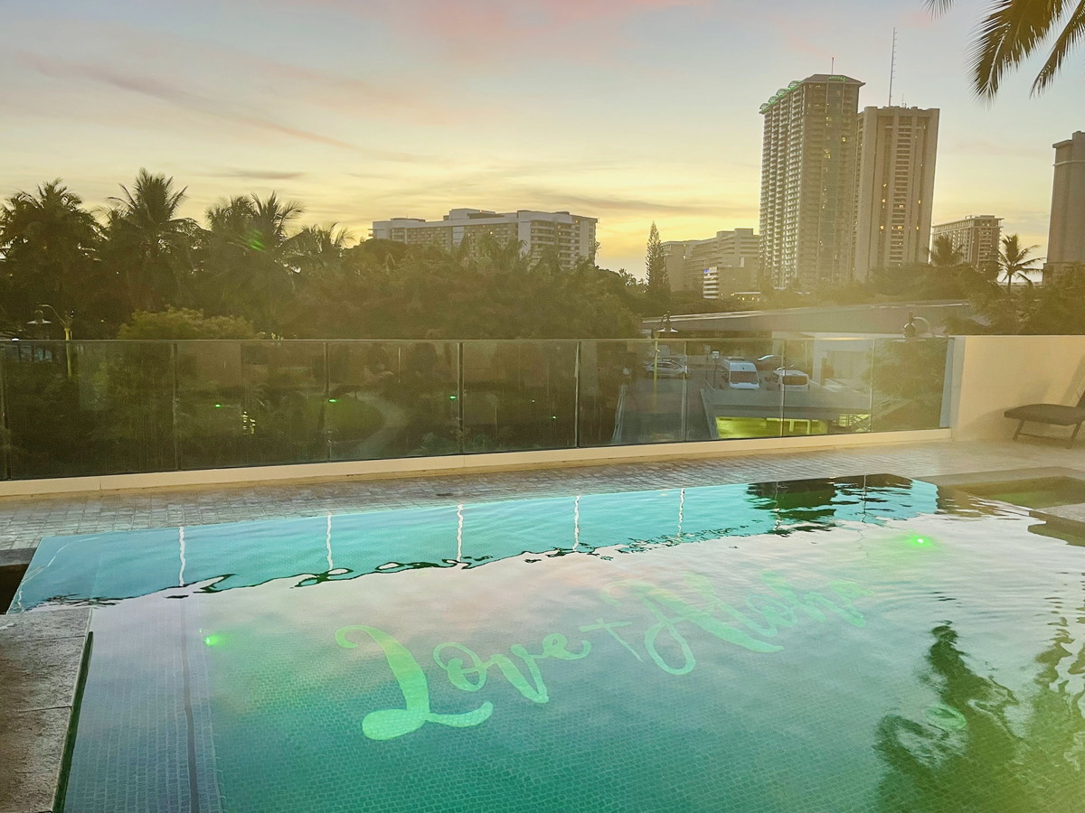 ホテルラクロワワイキキのインフィニティプール