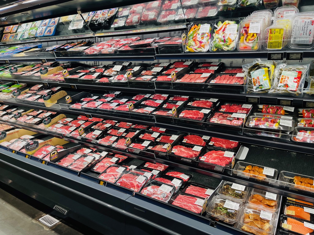 ワイキキマーケットのお肉コーナーは種類がたくさん！