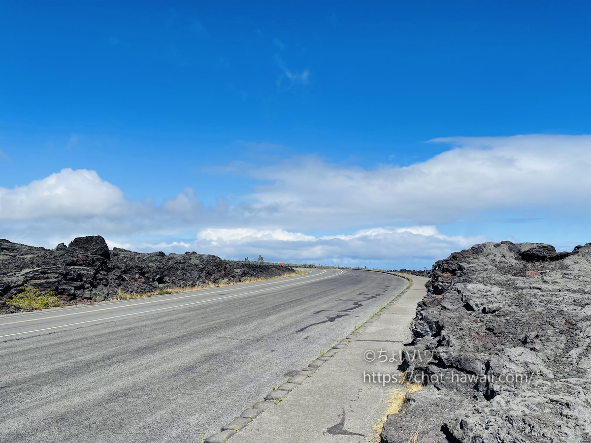 ハワイ火山国立公園（ボルケーノ）のチェーン・オブ・クレーターズ・ロードの路面